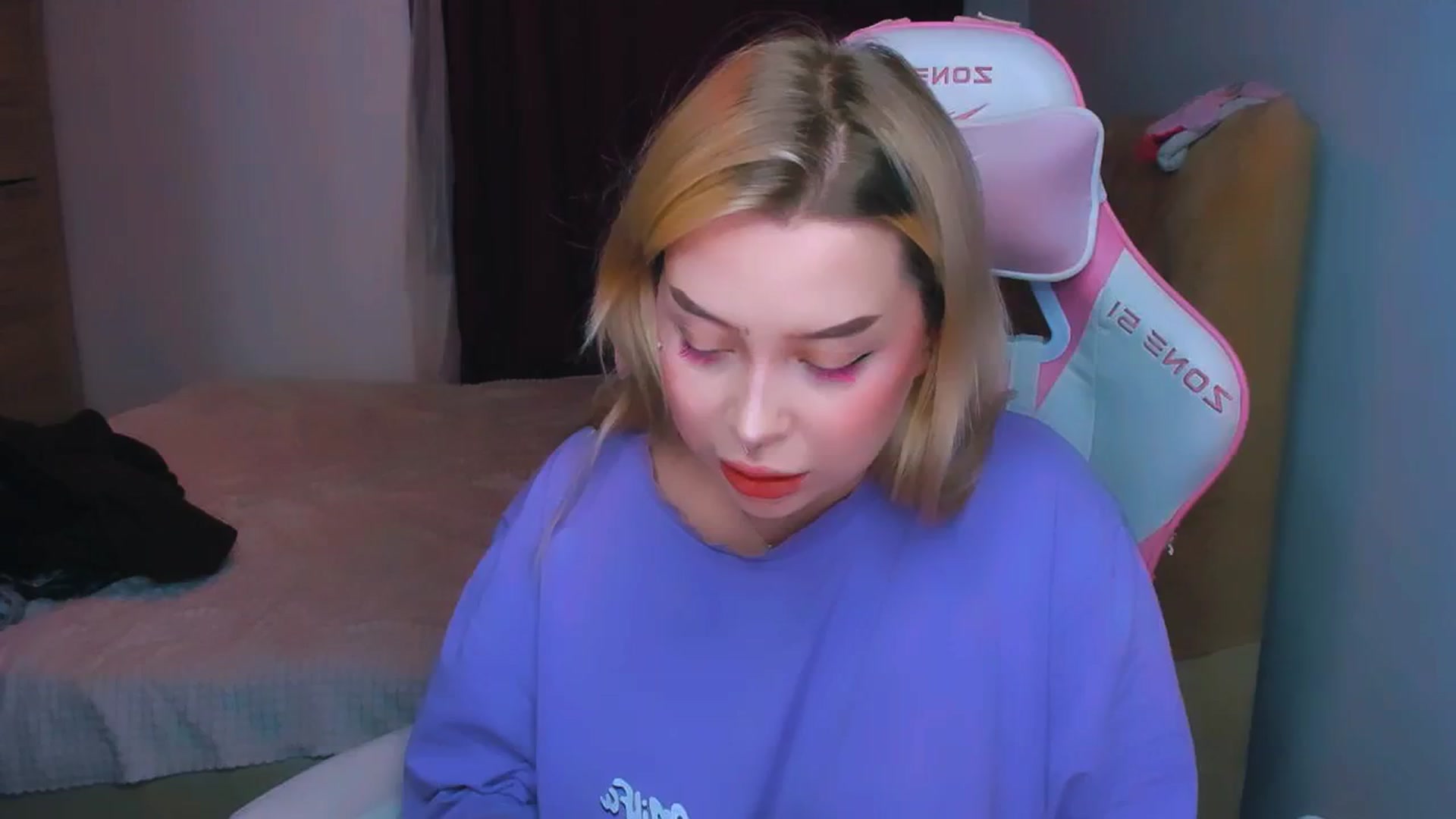 Gallery image thumbnail from MonaLauu's myfreecams stream on, 10/12/2025, 21:24 image 16 of 20