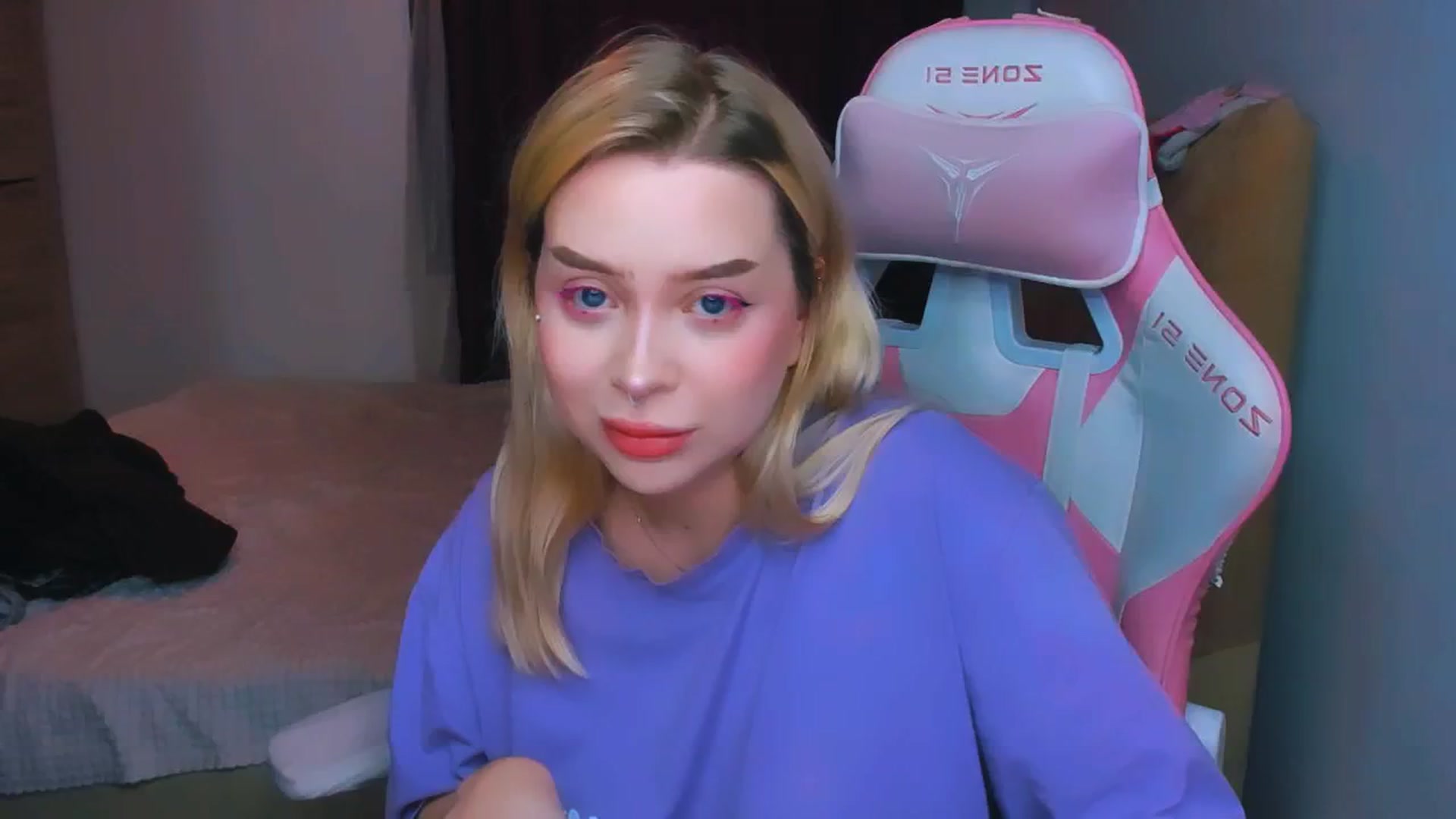 Gallery image thumbnail from MonaLauu's myfreecams stream on, 10/12/2025, 21:24 image 18 of 20