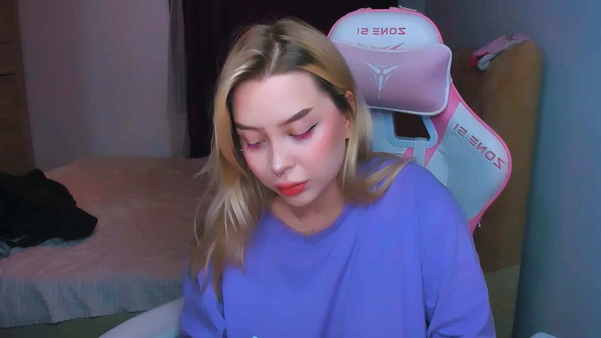 Gallery image thumbnail from MonaLauu's myfreecams stream on, 10/12/2025, 21:24 image 17 of 20