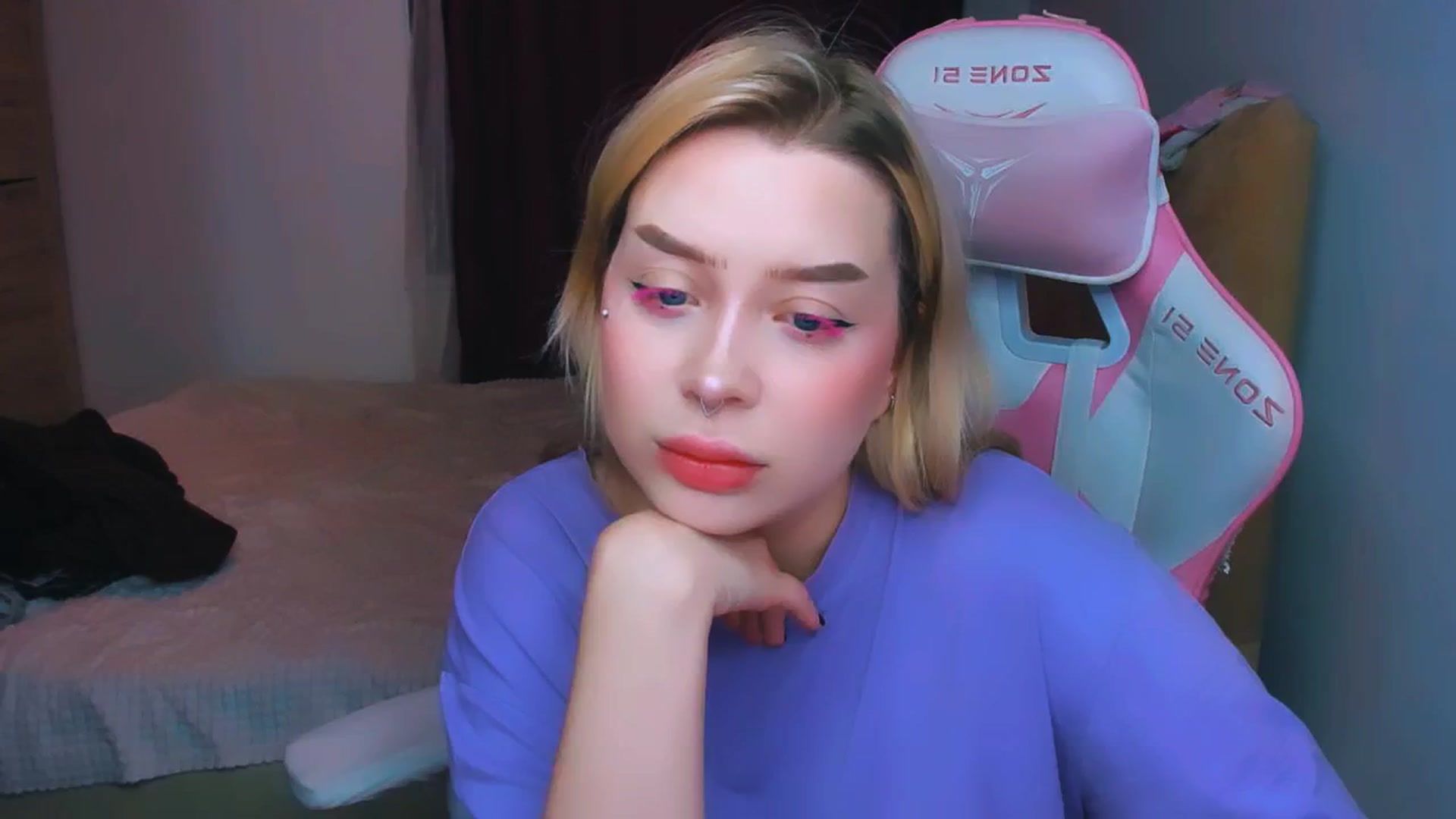 Gallery image thumbnail from MonaLauu's myfreecams stream on, 10/12/2025, 21:24 image 15 of 20