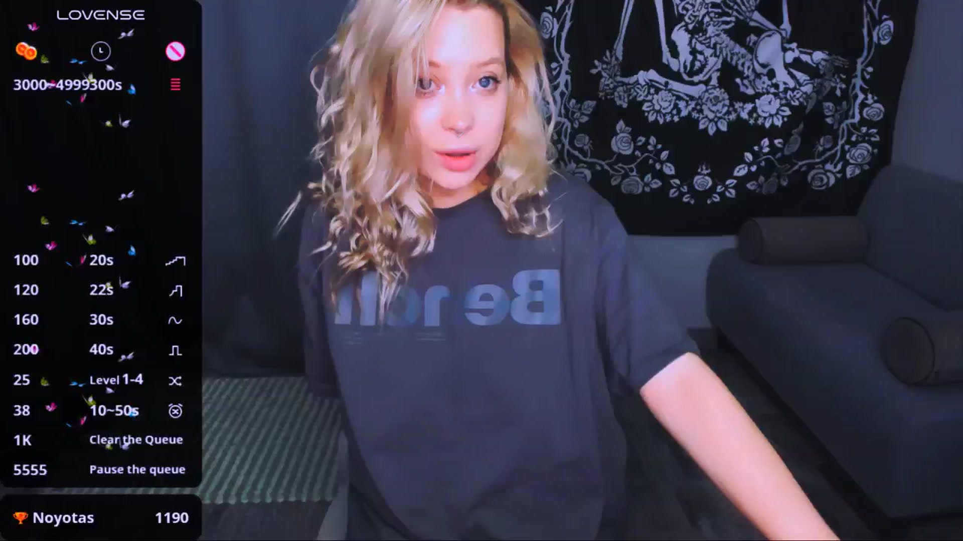 Gallery image thumbnail from MonaLauu's myfreecams stream on, 04/15/2026, 01:17 image 12 of 20