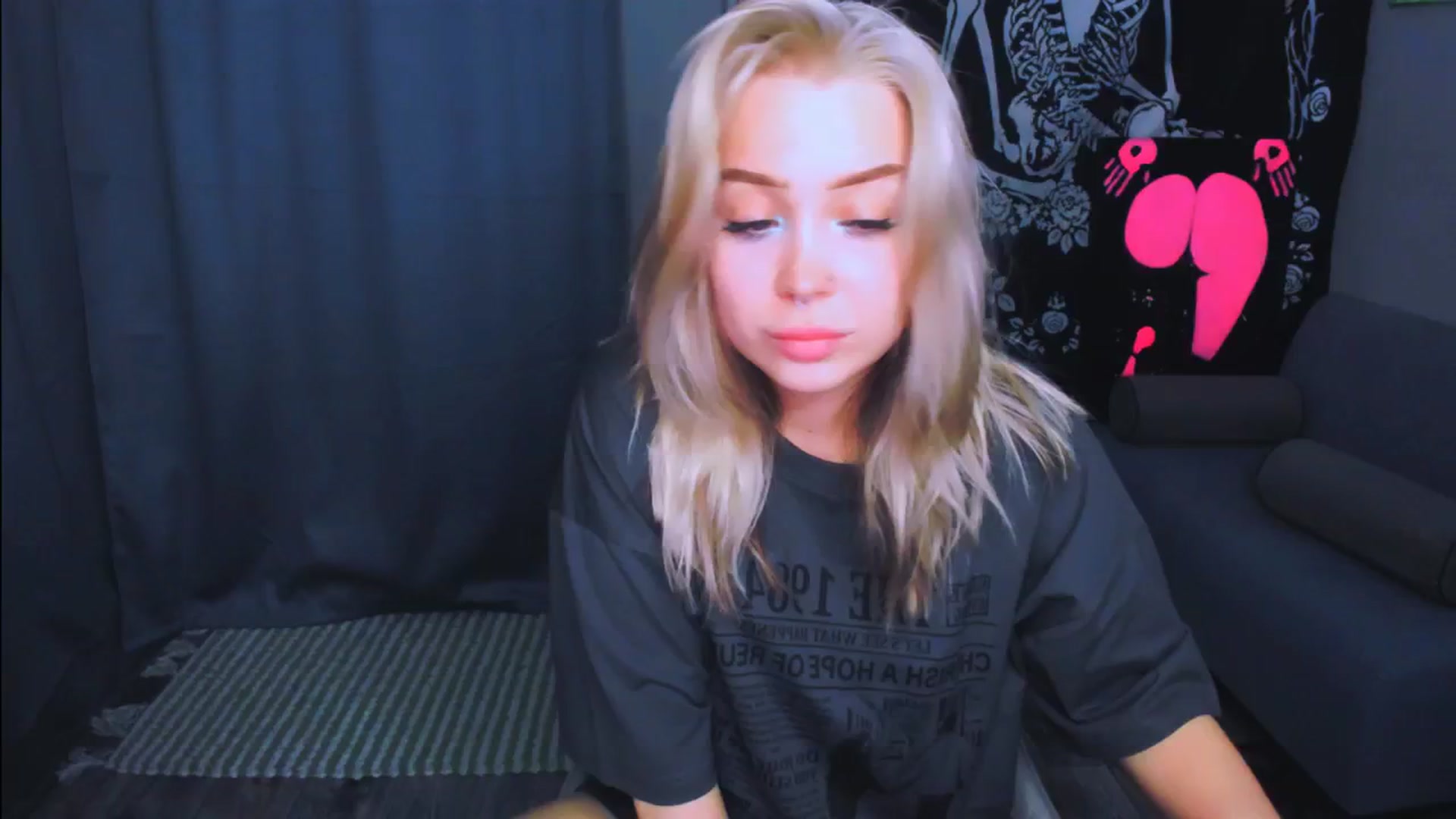 Gallery image thumbnail from MonaLauu's myfreecams stream on, 04/23/2026, 20:32 image 9 of 20