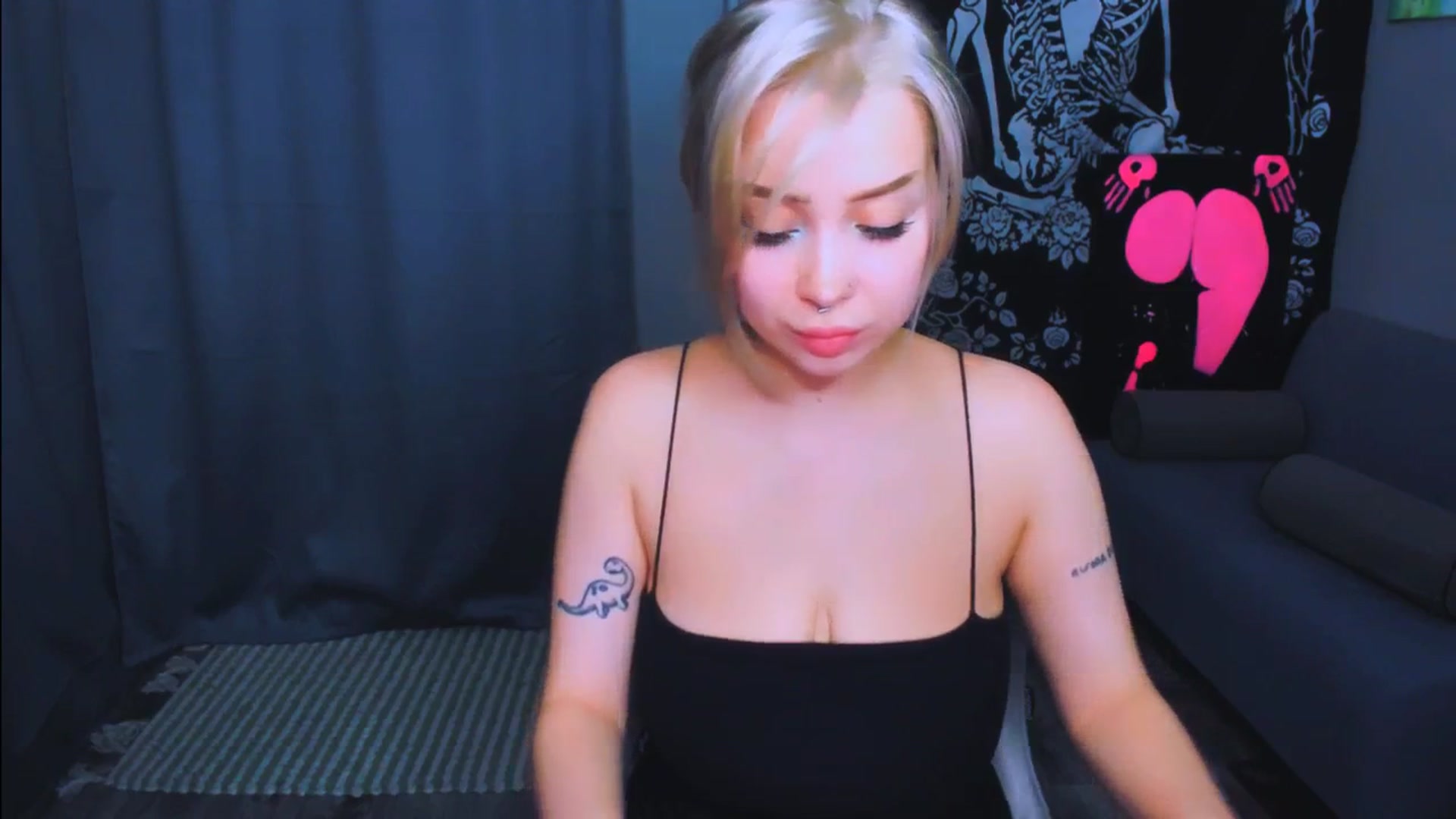 Gallery image thumbnail from MonaLauu's myfreecams stream on, 04/23/2026, 21:23 image 12 of 20