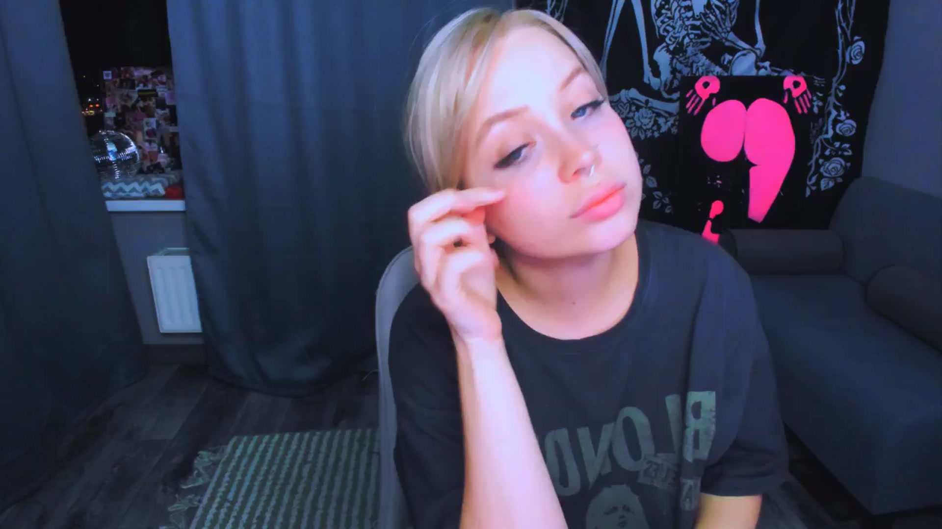 Gallery image thumbnail from MonaLauu's myfreecams stream on, 04/24/2026, 21:56 image 17 of 20