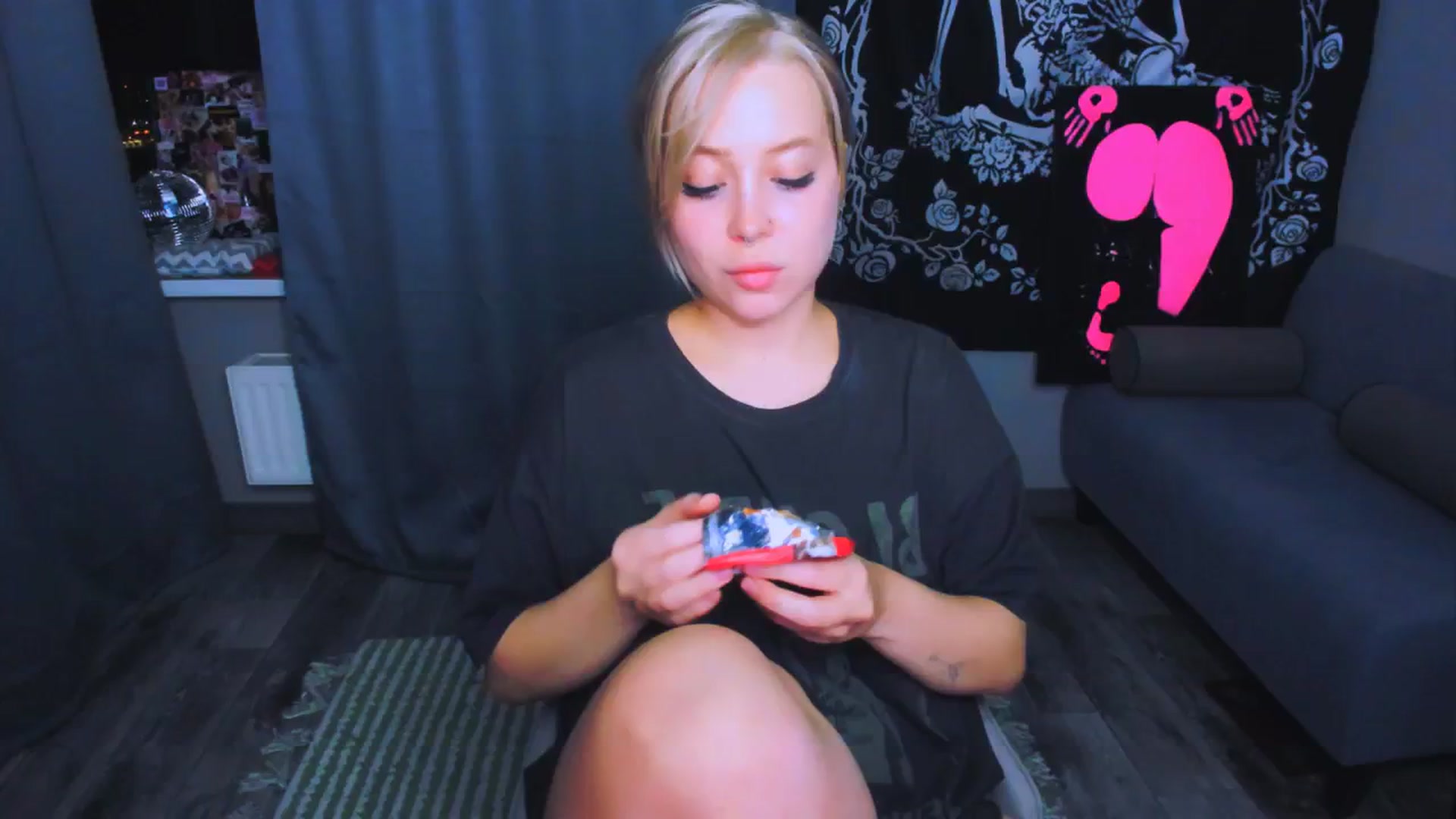 Gallery image thumbnail from MonaLauu's myfreecams stream on, 04/24/2026, 21:56 image 4 of 20
