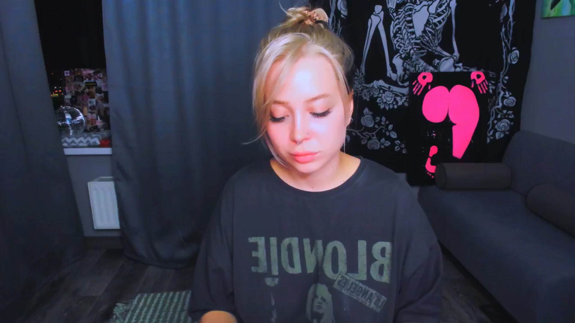 Gallery image thumbnail from MonaLauu's myfreecams stream on, 04/24/2026, 22:37 image 19 of 20