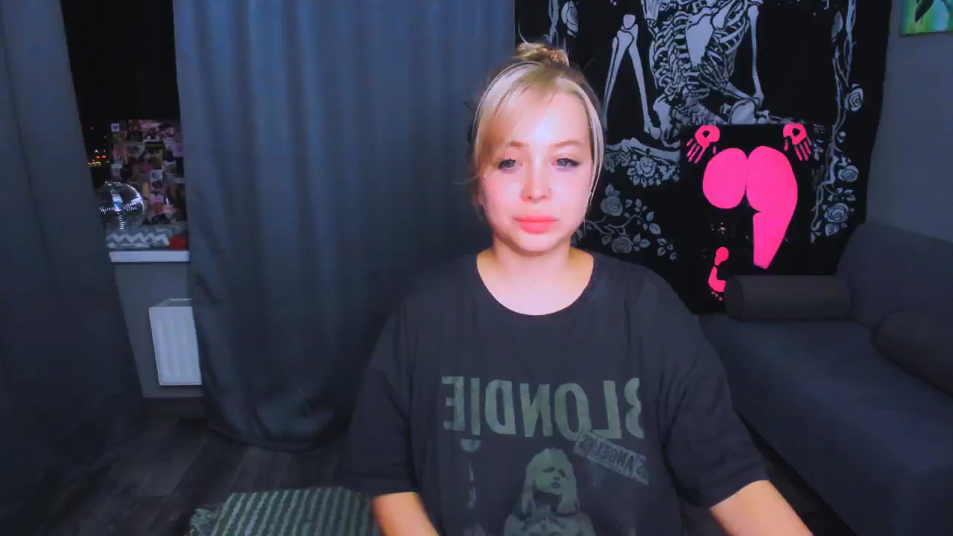 Gallery image thumbnail from MonaLauu's myfreecams stream on, 04/24/2026, 22:37 image 1 of 20