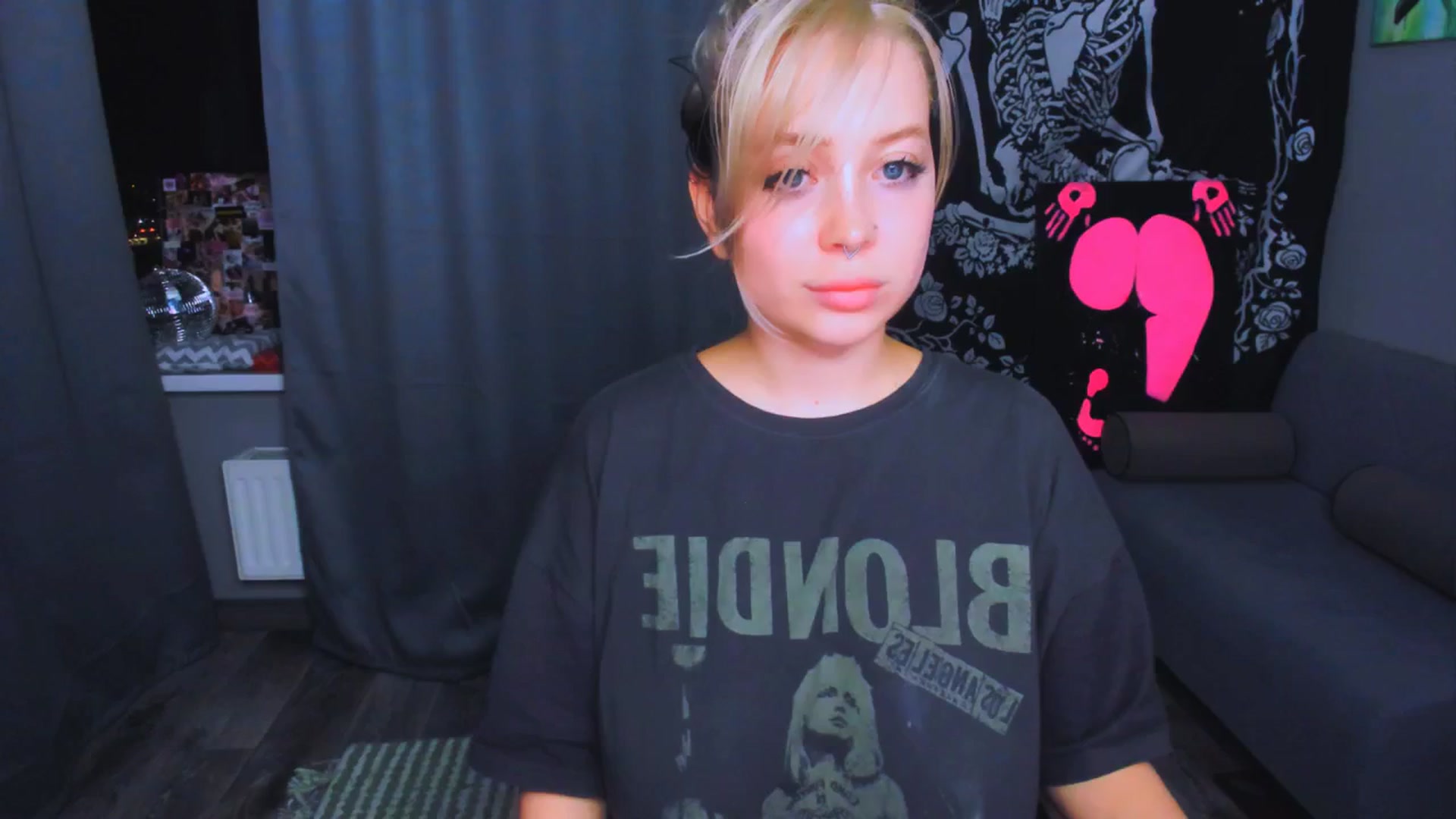 Gallery image thumbnail from MonaLauu's myfreecams stream on, 04/24/2026, 22:37 image 14 of 20