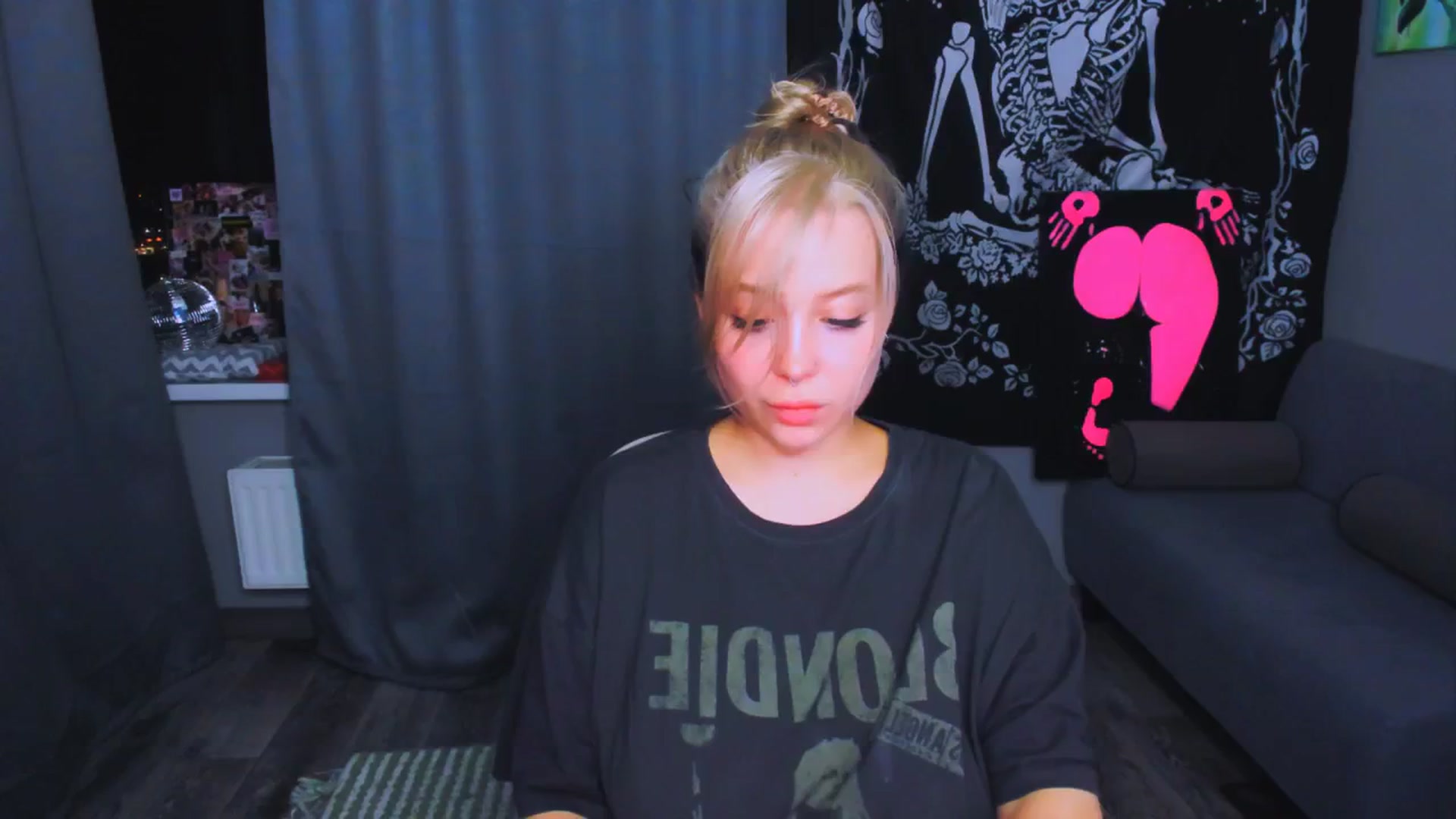 Gallery image thumbnail from MonaLauu's myfreecams stream on, 04/24/2026, 22:37 image 8 of 20