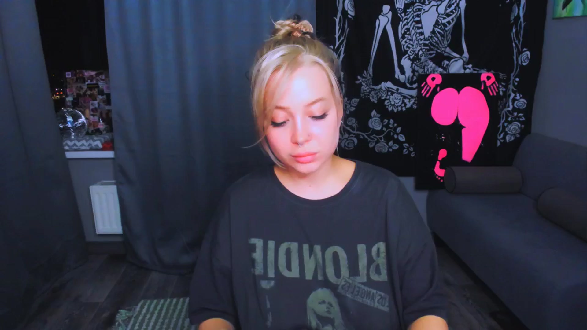 Gallery image thumbnail from MonaLauu's myfreecams stream on, 04/24/2026, 22:37 image 17 of 20