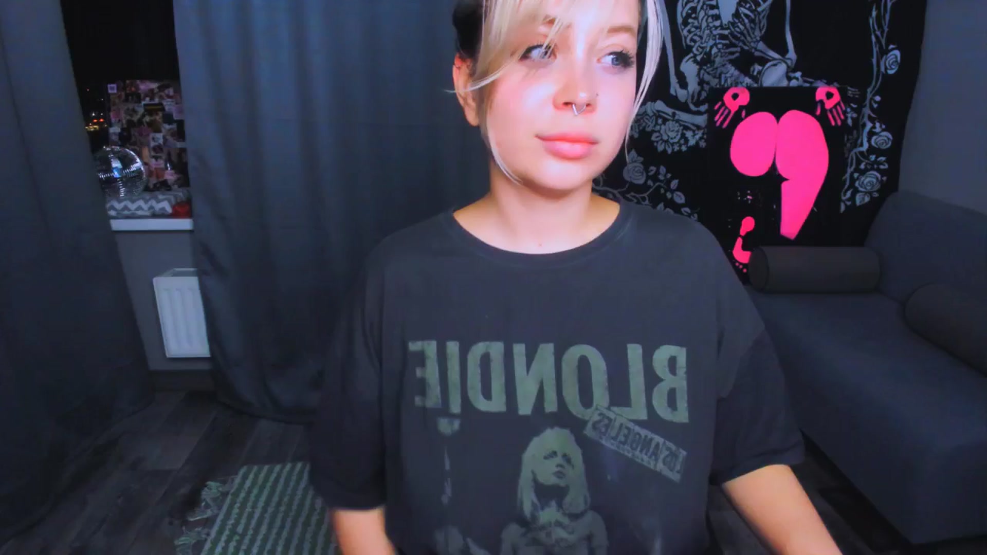 Gallery image thumbnail from MonaLauu's myfreecams stream on, 04/24/2026, 22:37 image 11 of 20