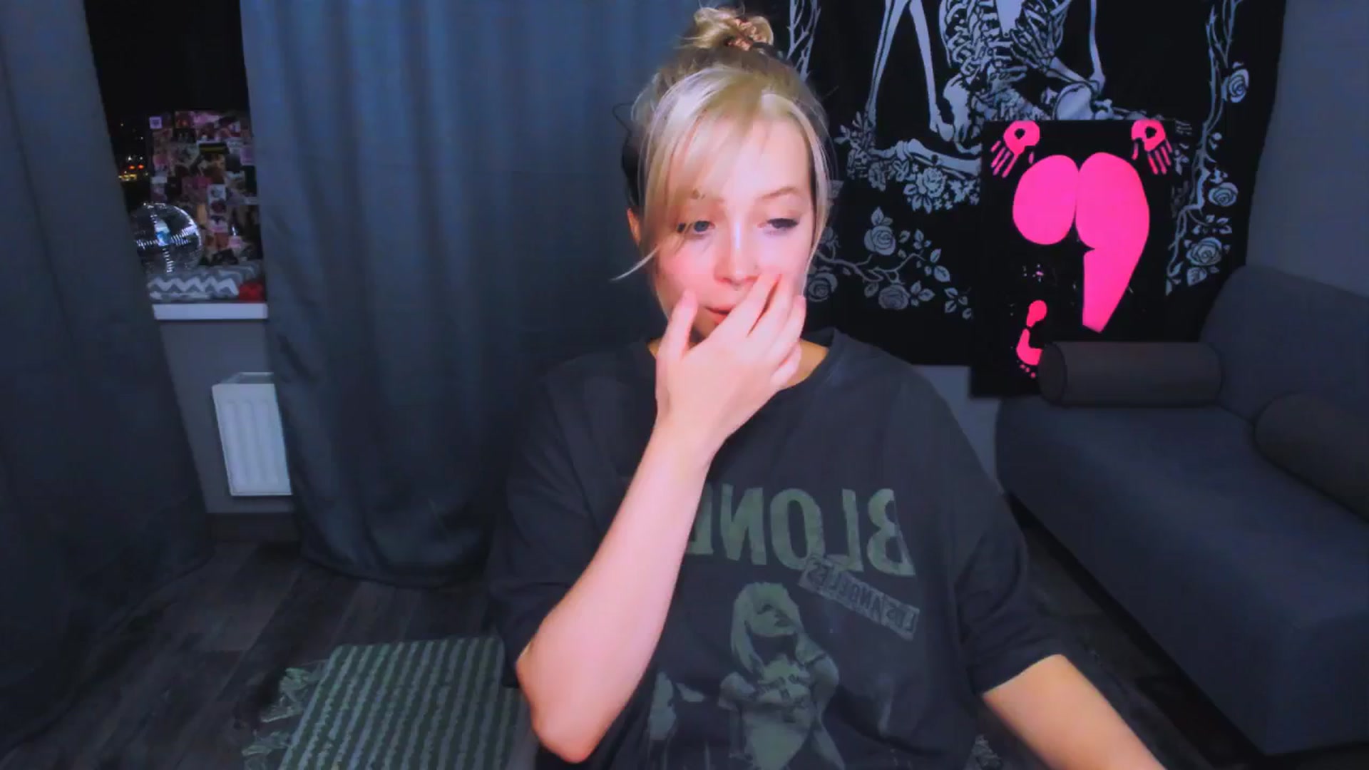 Gallery image thumbnail from MonaLauu's myfreecams stream on, 04/24/2026, 22:37 image 10 of 20