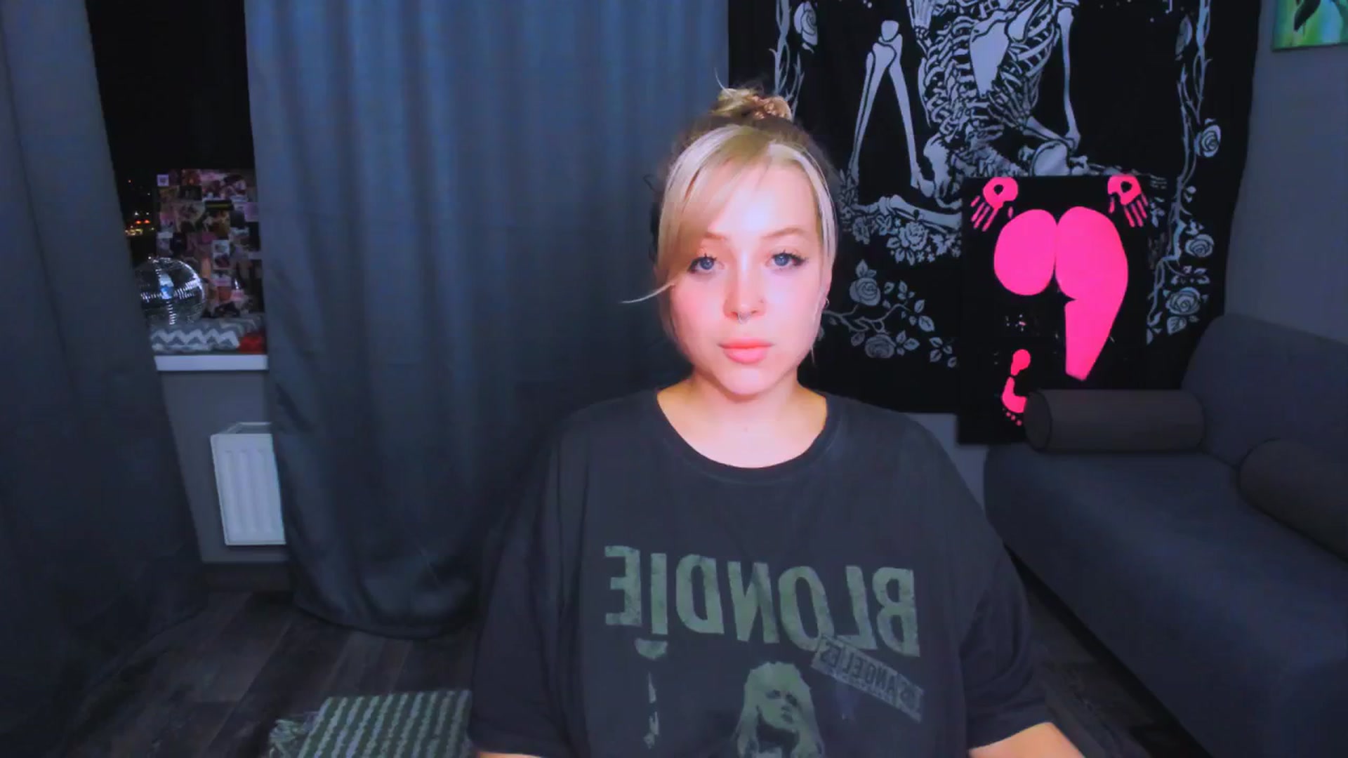 Gallery image thumbnail from MonaLauu's myfreecams stream on, 04/24/2026, 22:37 image 6 of 20