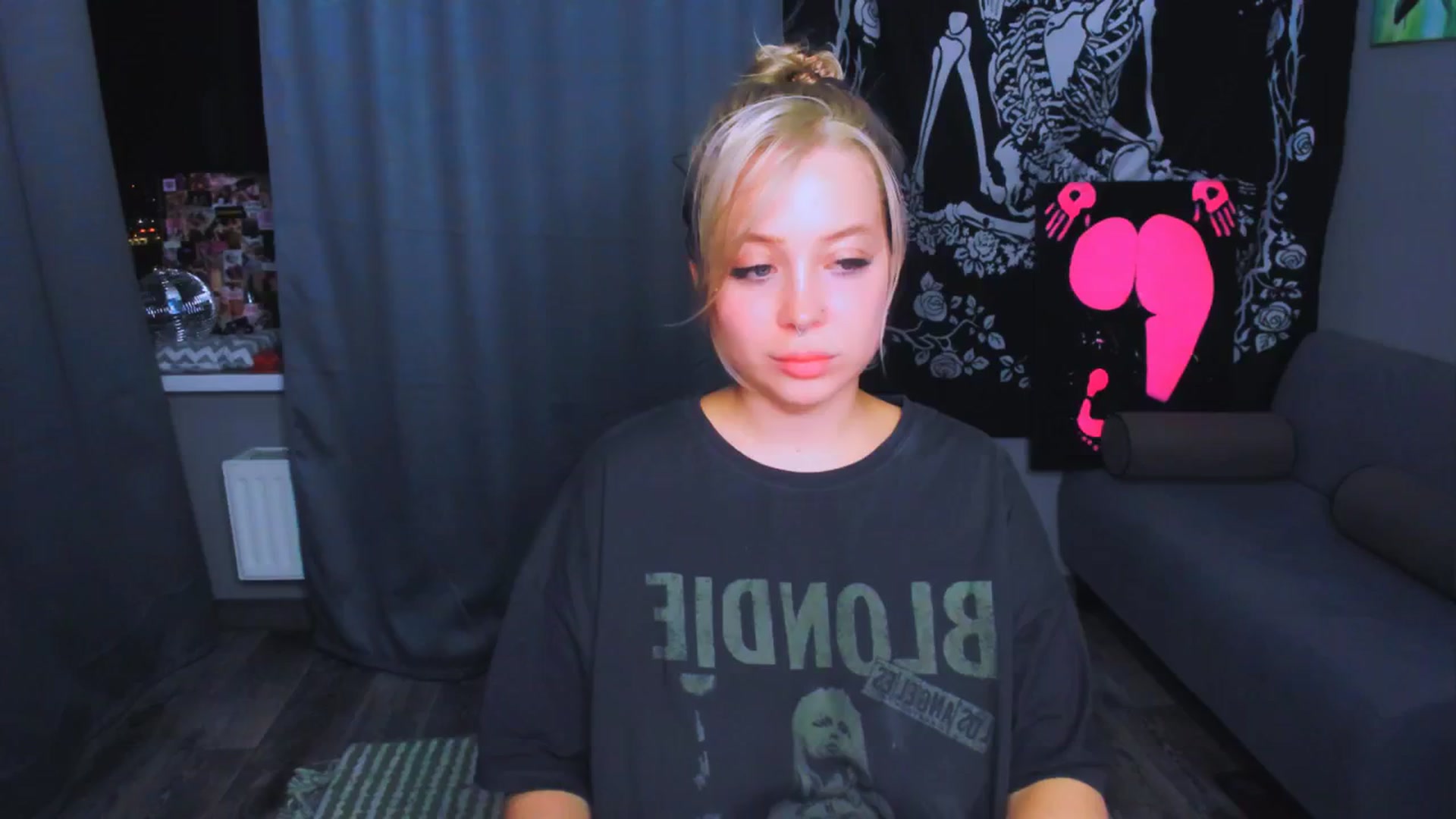 Gallery image thumbnail from MonaLauu's myfreecams stream on, 04/24/2026, 22:37 image 15 of 20