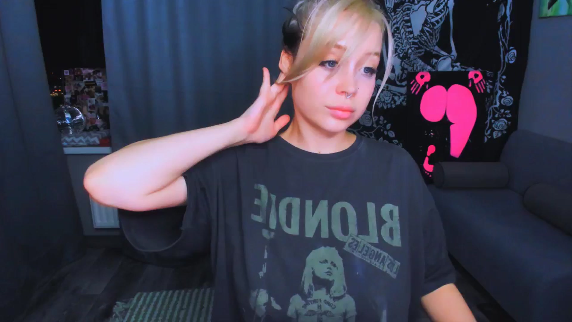Gallery image thumbnail from MonaLauu's myfreecams stream on, 04/24/2026, 22:37 image 13 of 20