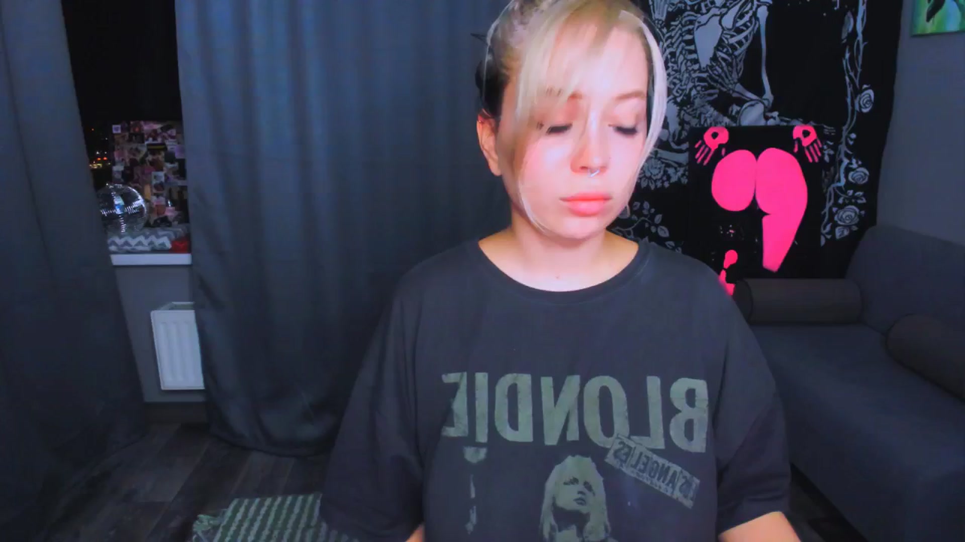 Gallery image thumbnail from MonaLauu's myfreecams stream on, 04/24/2026, 22:37 image 4 of 20