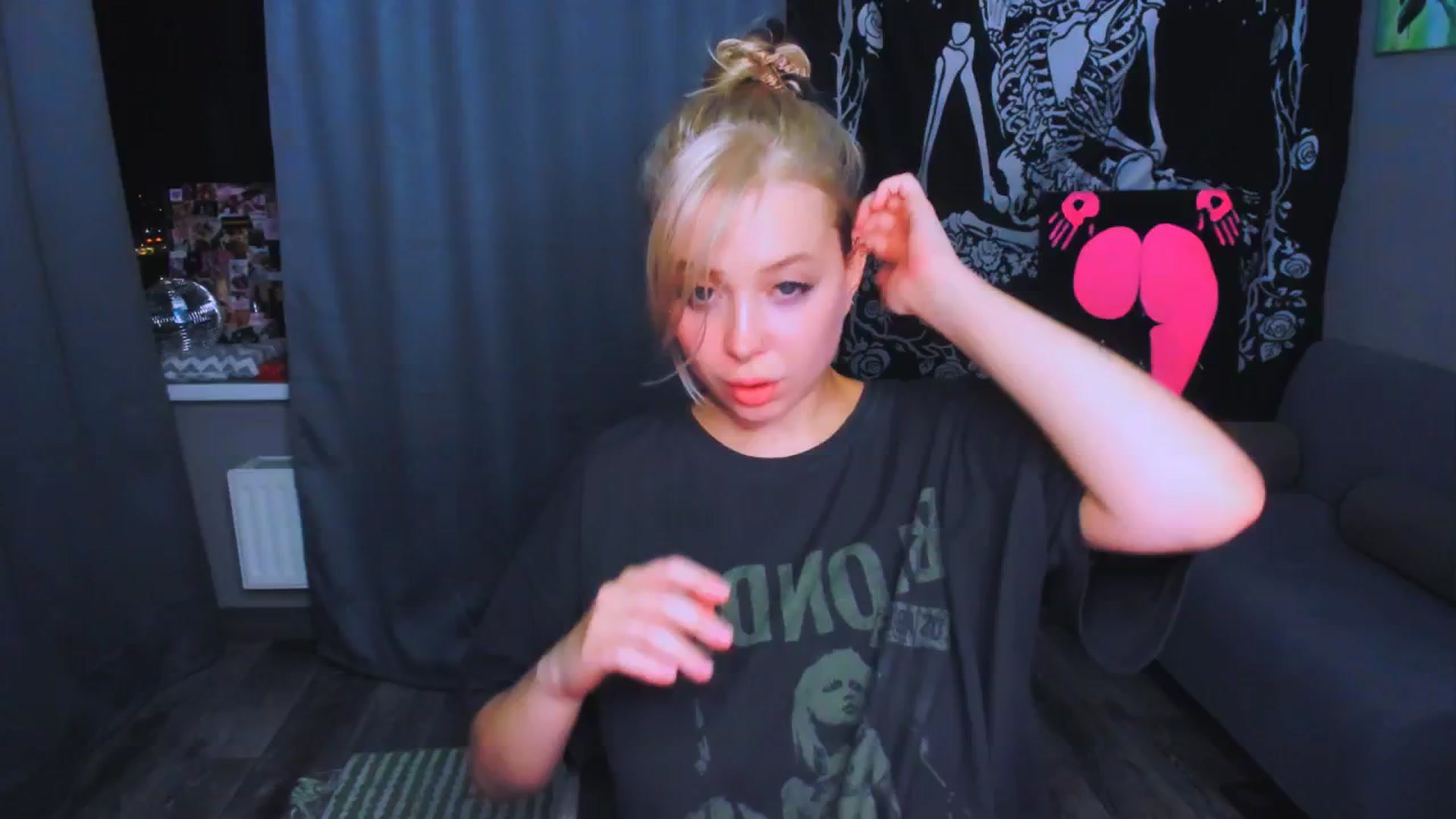 Gallery image thumbnail from MonaLauu's myfreecams stream on, 04/24/2026, 22:37 image 5 of 20