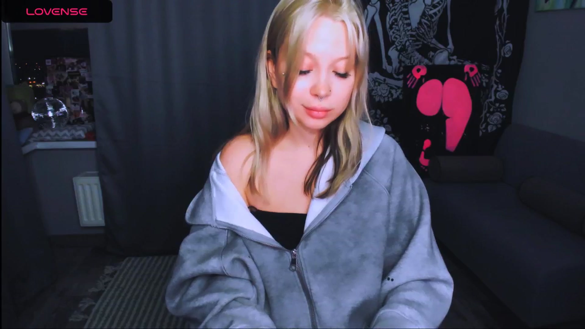 Gallery image thumbnail from MonaLauu's myfreecams stream on, 04/29/2026, 01:34 image 15 of 20