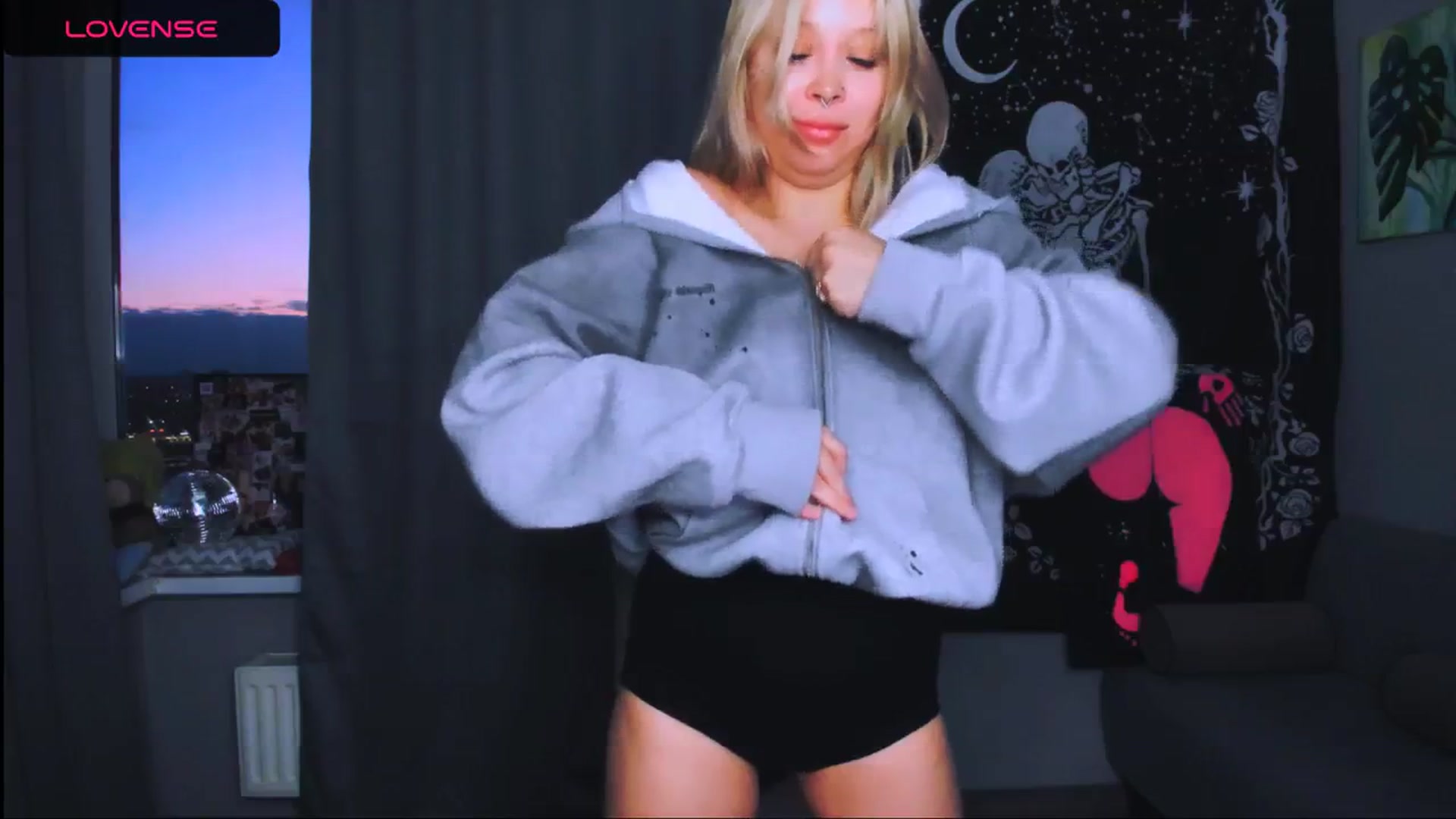 Gallery image thumbnail from MonaLauu's myfreecams stream on, 04/29/2026, 01:34 image 20 of 20
