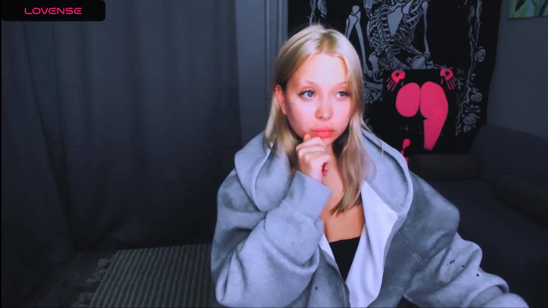 Gallery image thumbnail from MonaLauu's myfreecams stream on, 04/29/2026, 02:20 image 9 of 20