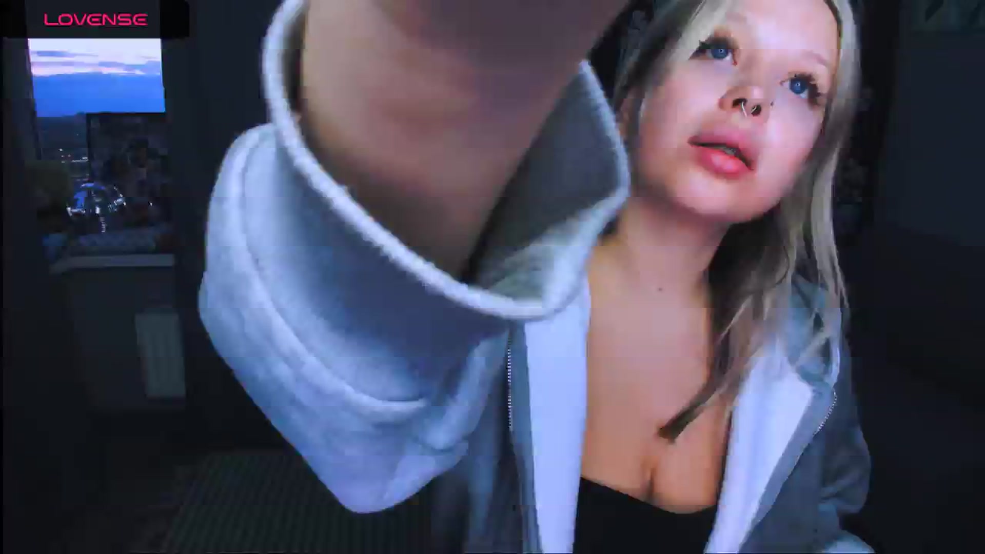 Gallery image thumbnail from MonaLauu's myfreecams stream on, 04/29/2026, 02:20 image 6 of 20