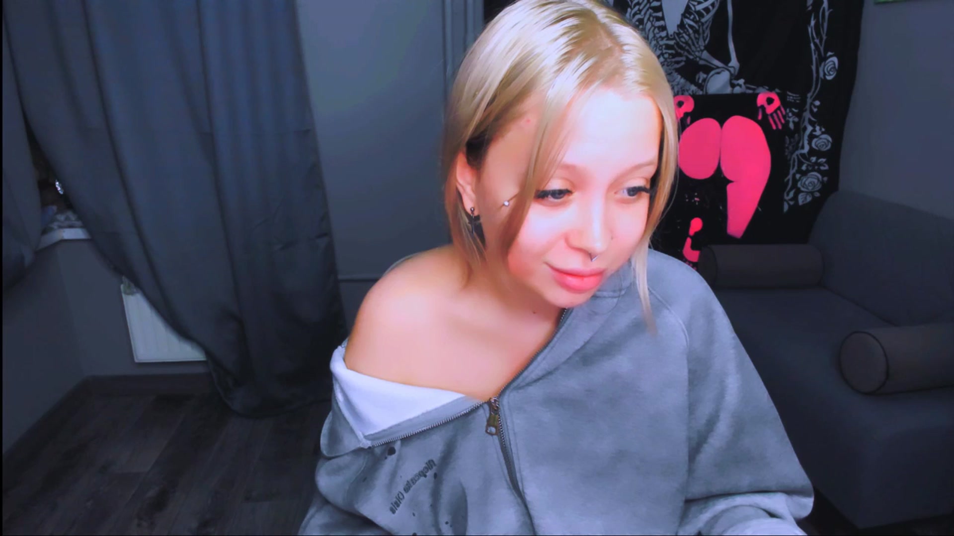 Gallery image thumbnail from MonaLauu's myfreecams stream on, 05/01/2026, 01:39 image 17 of 20