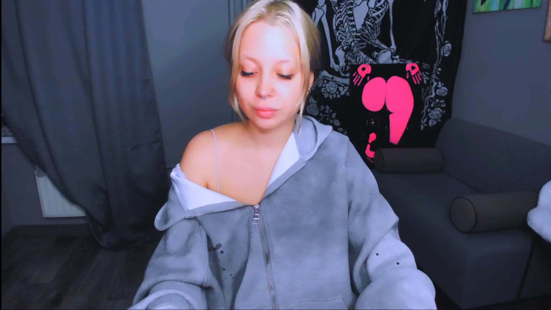 Gallery image thumbnail from MonaLauu's myfreecams stream on, 05/01/2026, 01:39 image 1 of 20