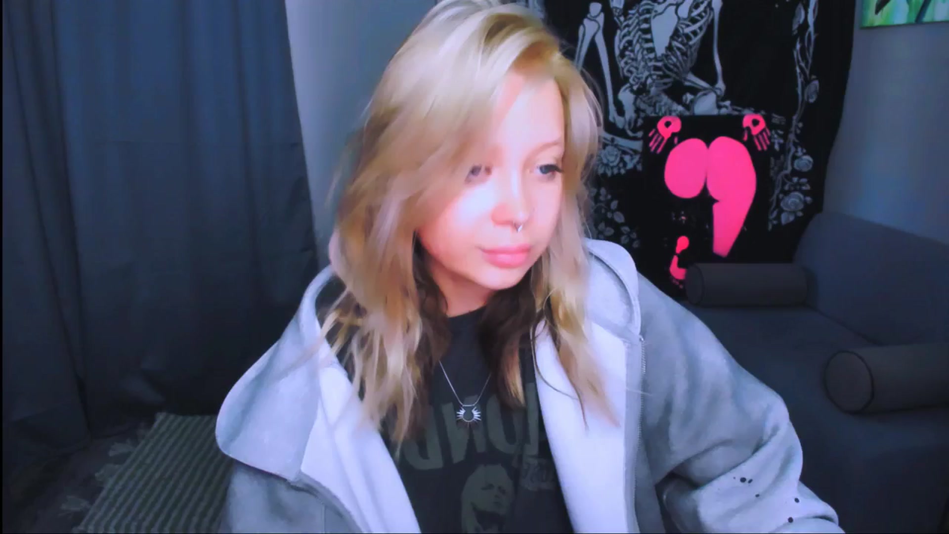 Gallery image thumbnail from MonaLauu's myfreecams stream on, 05/02/2026, 03:31 image 1 of 20