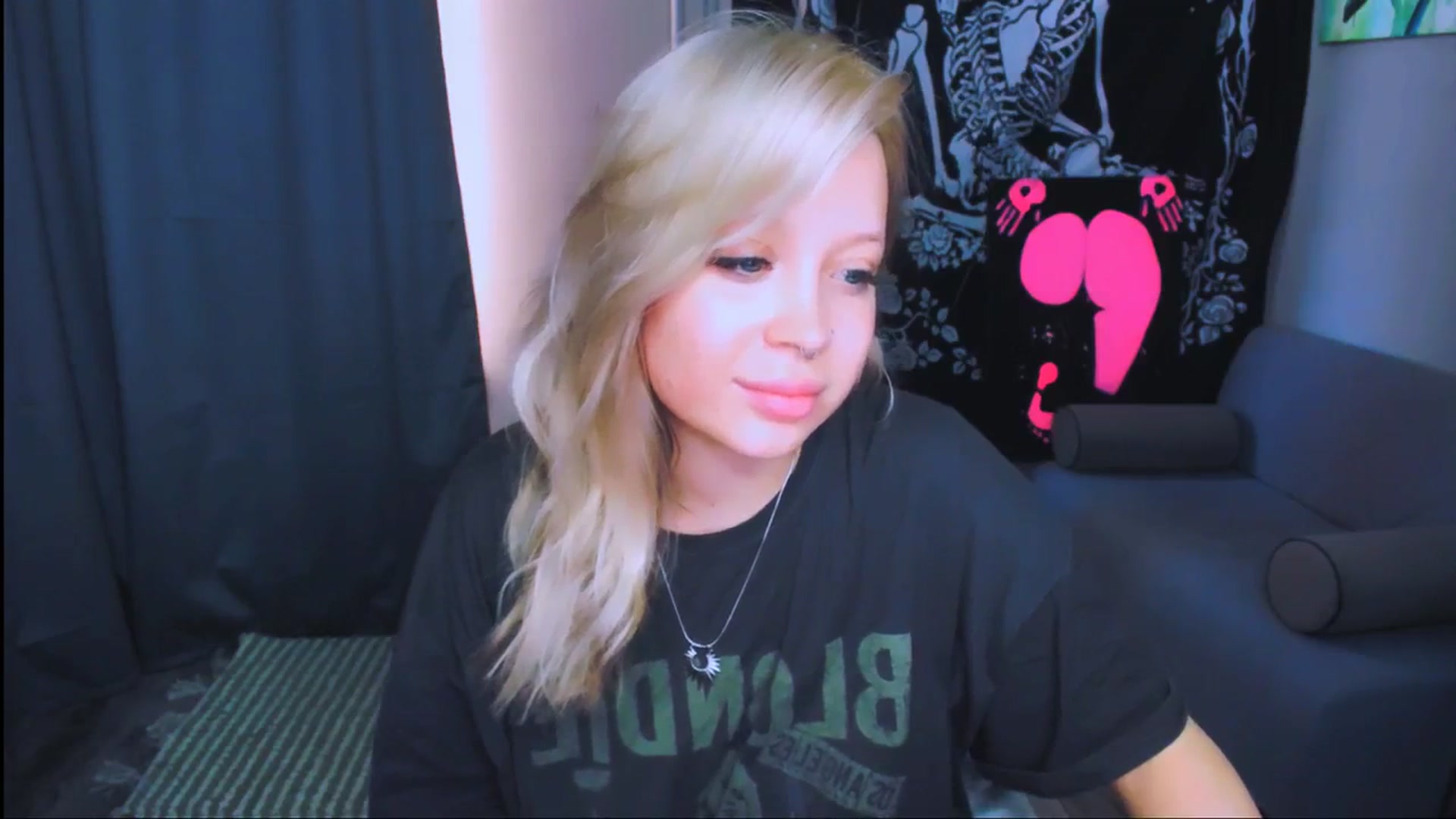 Gallery image thumbnail from MonaLauu's myfreecams stream on, 05/02/2026, 03:31 image 16 of 20