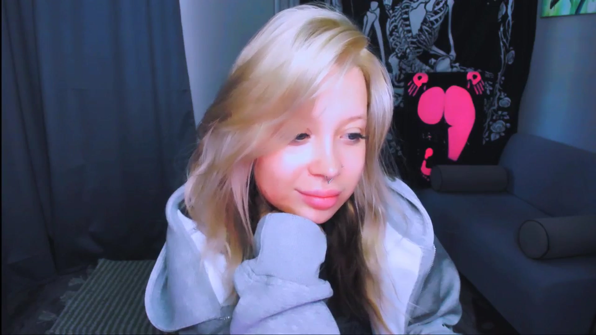Gallery image thumbnail from MonaLauu's myfreecams stream on, 05/02/2026, 03:31 image 5 of 20