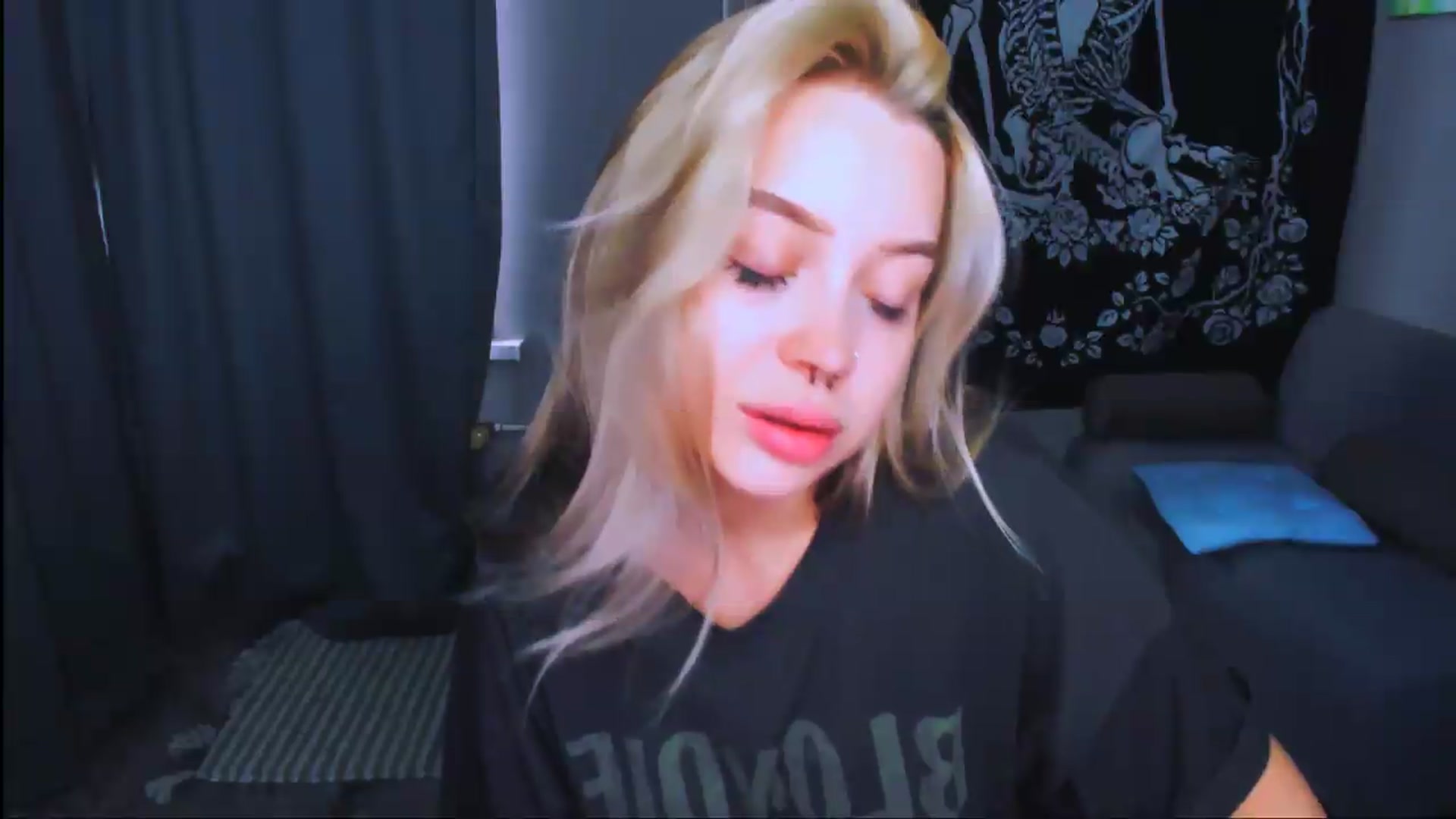 Gallery image thumbnail from MonaLauu's myfreecams stream on, 05/27/2026, 14:10 image 13 of 20