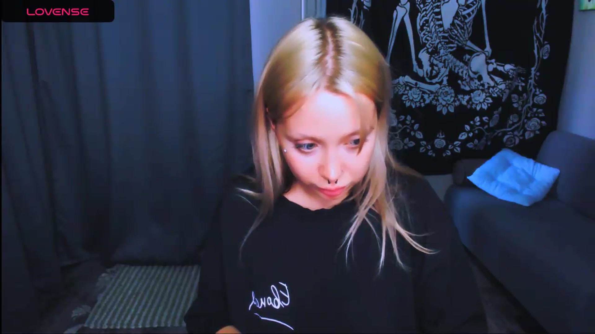 Gallery image thumbnail from MonaLauu's myfreecams stream on, 05/29/2026, 14:52 image 16 of 20