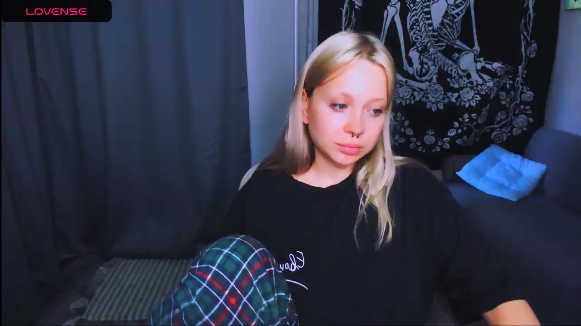 Gallery image thumbnail from MonaLauu's myfreecams stream on, 05/29/2026, 14:52 image 20 of 20