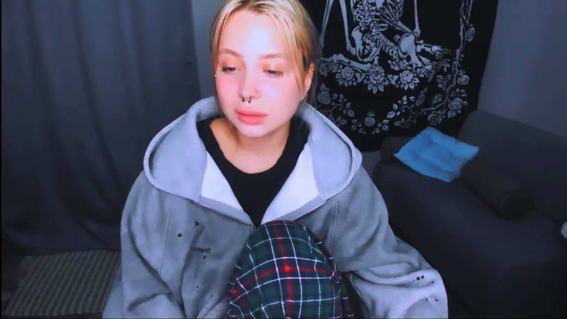 Gallery image thumbnail from MonaLauu's myfreecams stream on, 05/30/2026, 17:06 image 11 of 20