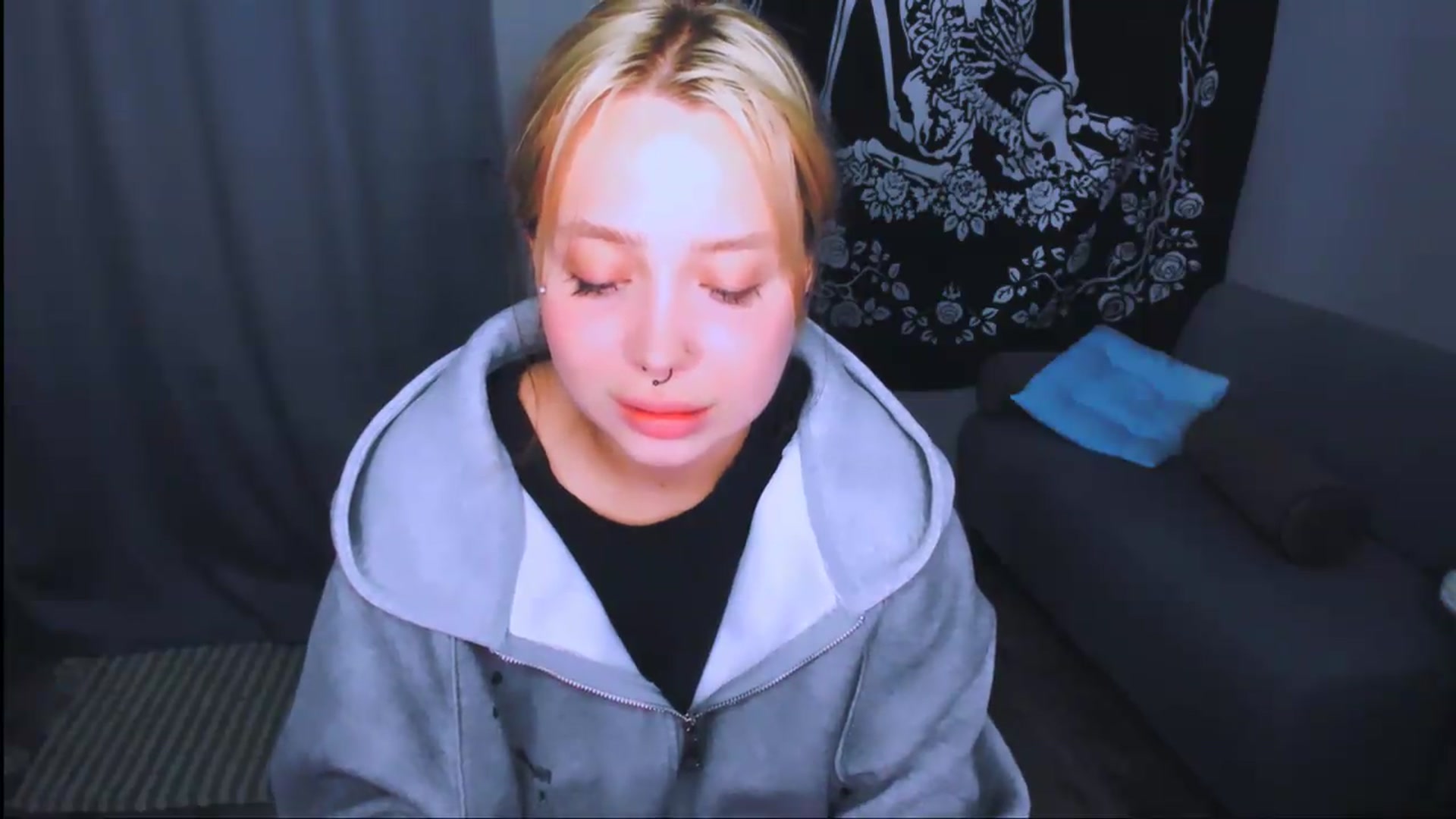 Gallery image thumbnail from MonaLauu's myfreecams stream on, 05/30/2026, 17:06 image 16 of 20