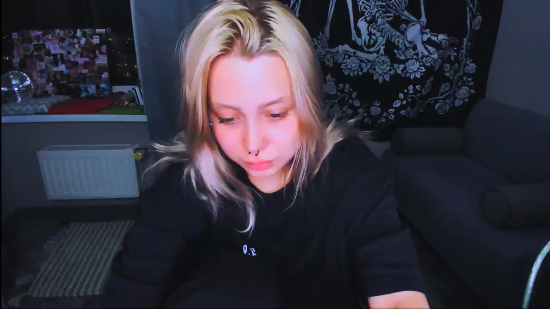 Gallery image thumbnail from MonaLauu's myfreecams stream on, 05/30/2026, 22:42 image 8 of 20