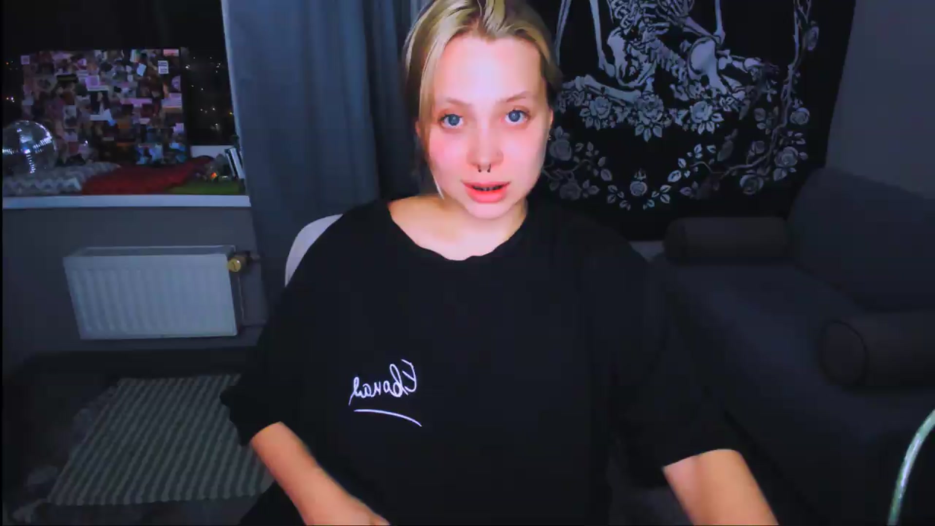 Gallery image thumbnail from MonaLauu's myfreecams stream on, 05/30/2026, 22:42 image 18 of 20