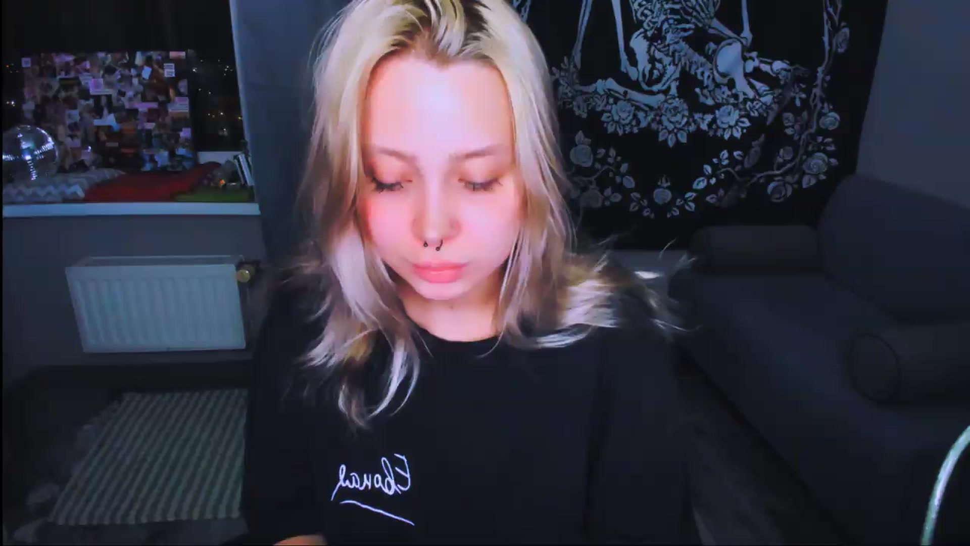 Gallery image thumbnail from MonaLauu's myfreecams stream on, 05/30/2026, 22:42 image 9 of 20