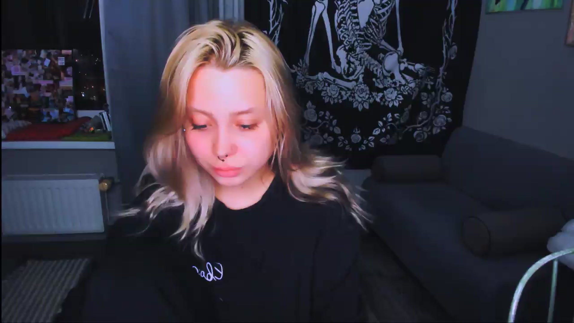 Gallery image thumbnail from MonaLauu's myfreecams stream on, 05/30/2026, 22:42 image 1 of 20