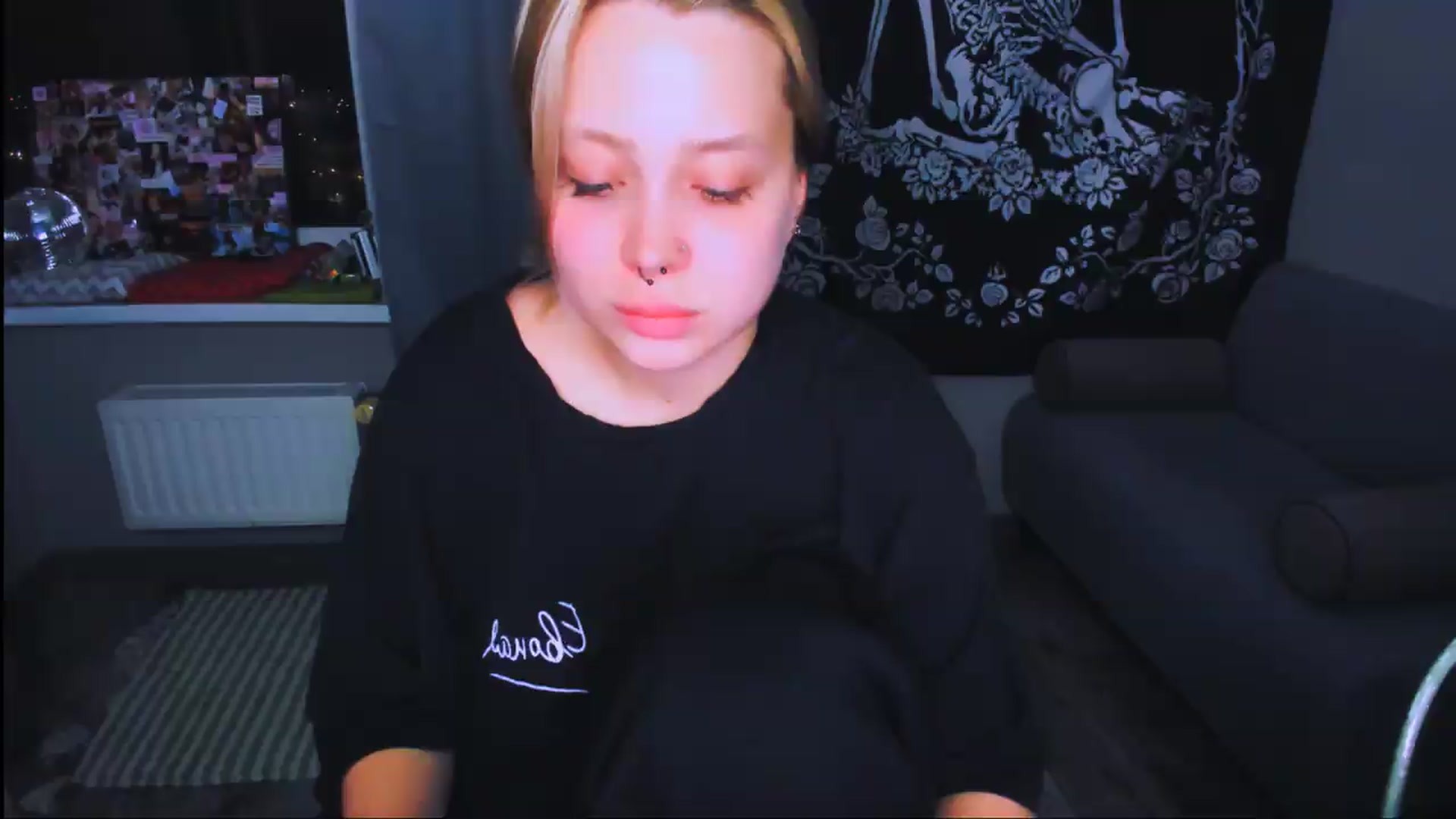 Gallery image thumbnail from MonaLauu's myfreecams stream on, 05/30/2026, 22:42 image 16 of 20