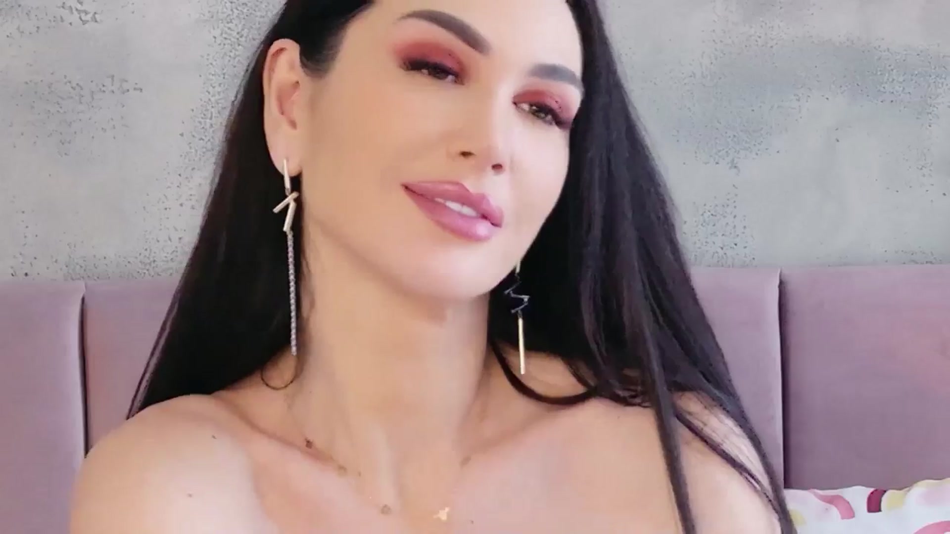 Gallery image thumbnail from Monalise's myfreecams stream on, 03/05/2026, 11:14 image 12 of 20