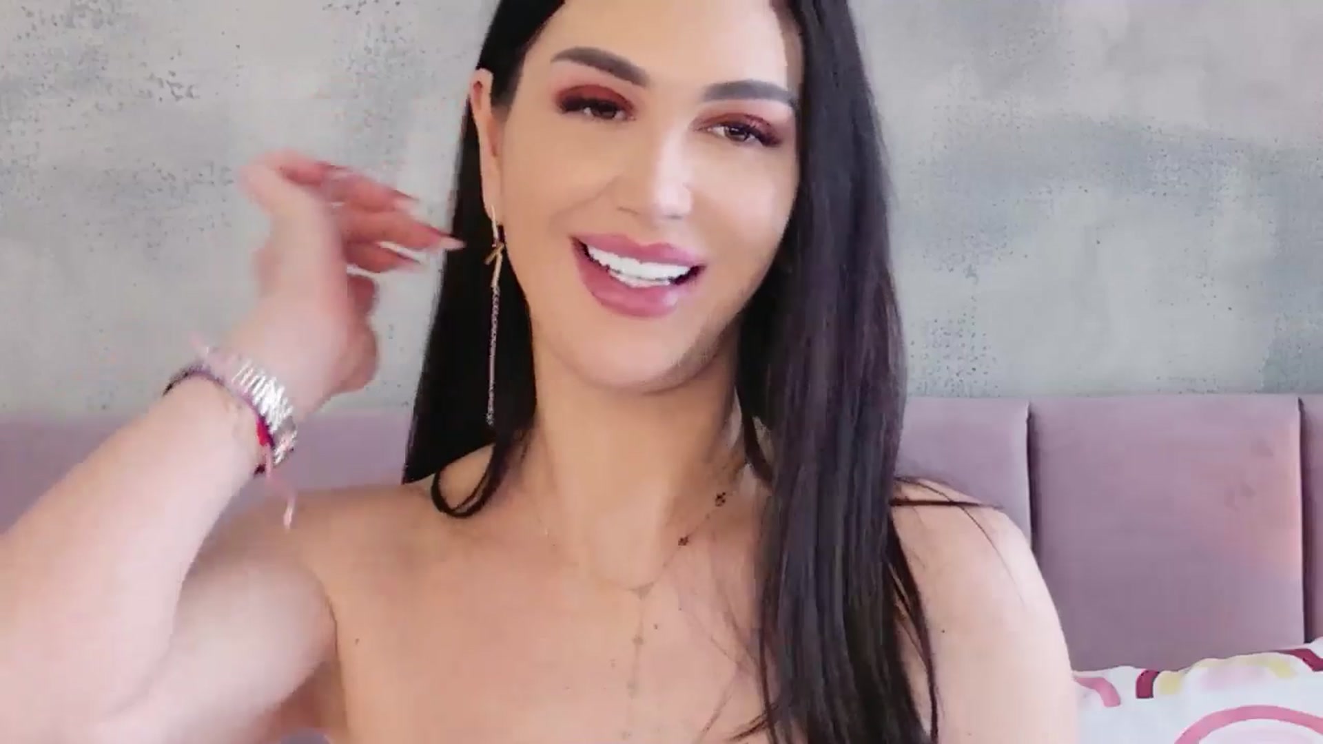 Gallery image thumbnail from Monalise's myfreecams stream on, 03/05/2026, 11:14 image 10 of 20