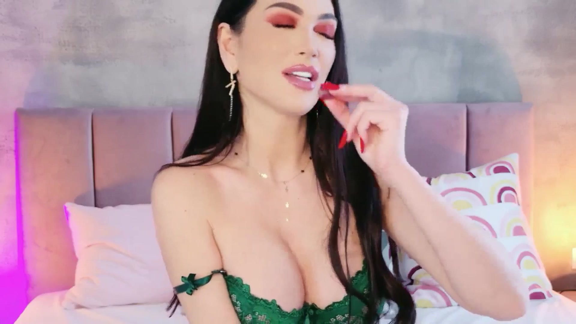 Gallery image thumbnail from Monalise's myfreecams stream on, 03/07/2026, 09:32 image 13 of 20