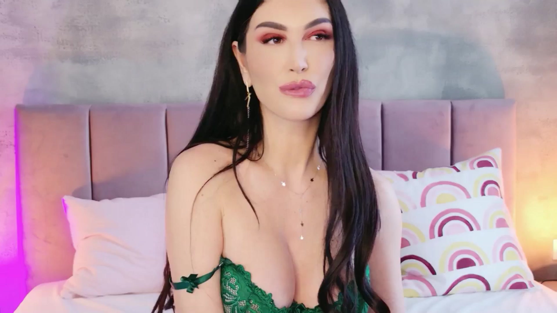 Gallery image thumbnail from Monalise's myfreecams stream on, 03/07/2026, 09:32 image 15 of 20