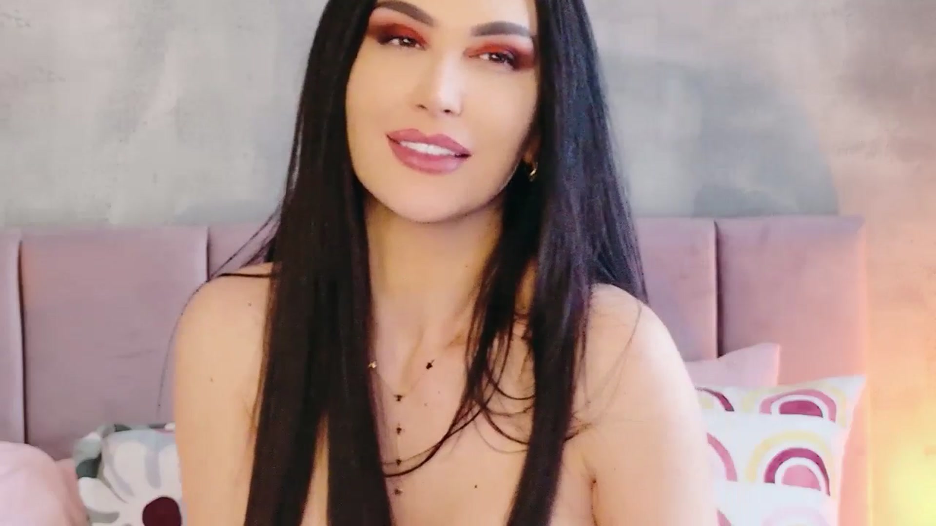 Gallery image thumbnail from Monalise's myfreecams stream on, 03/18/2026, 12:20 image 16 of 20