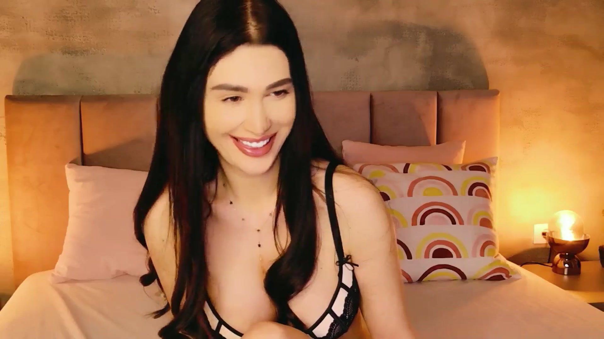 Gallery image thumbnail from Monalise's myfreecams stream on, 03/20/2026, 18:13 image 9 of 20