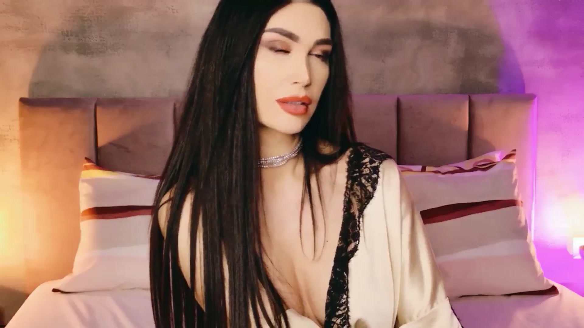 Gallery image thumbnail from Monalise's myfreecams stream on, 03/22/2026, 17:30 image 5 of 20