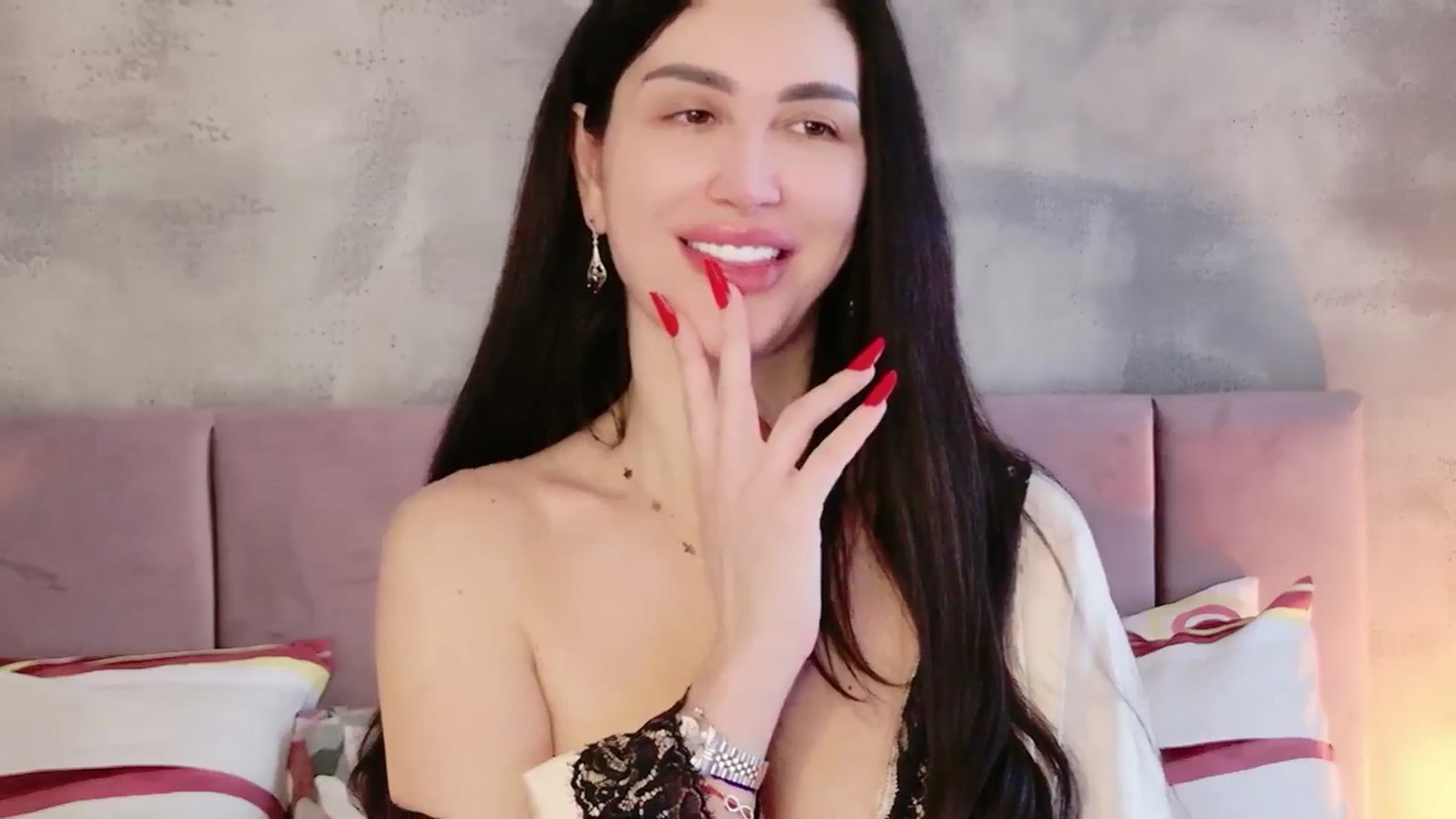 Gallery image thumbnail from Monalise's myfreecams stream on, 03/29/2026, 12:13 image 12 of 20
