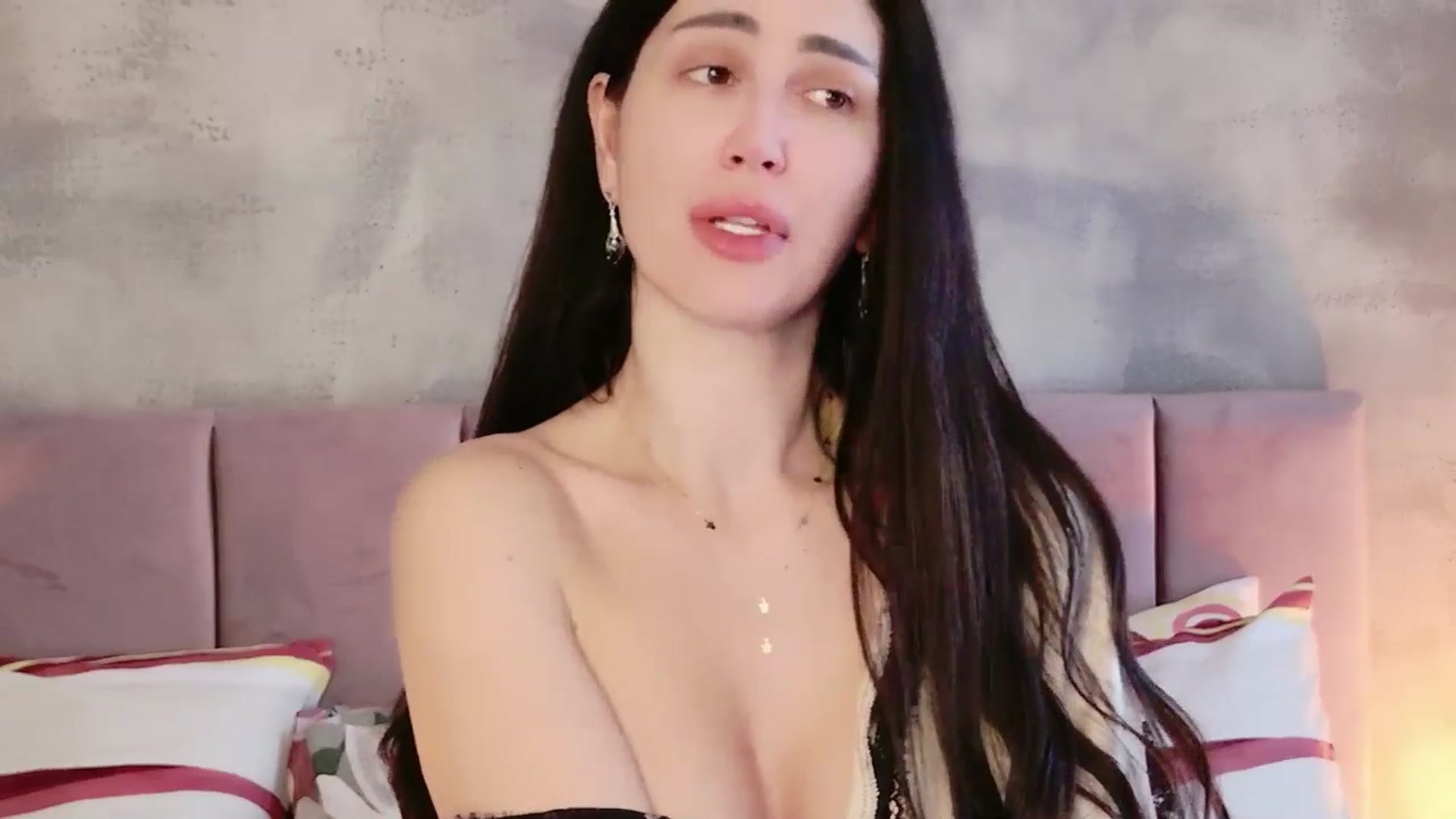 Gallery image thumbnail from Monalise's myfreecams stream on, 03/29/2026, 12:13 image 10 of 20