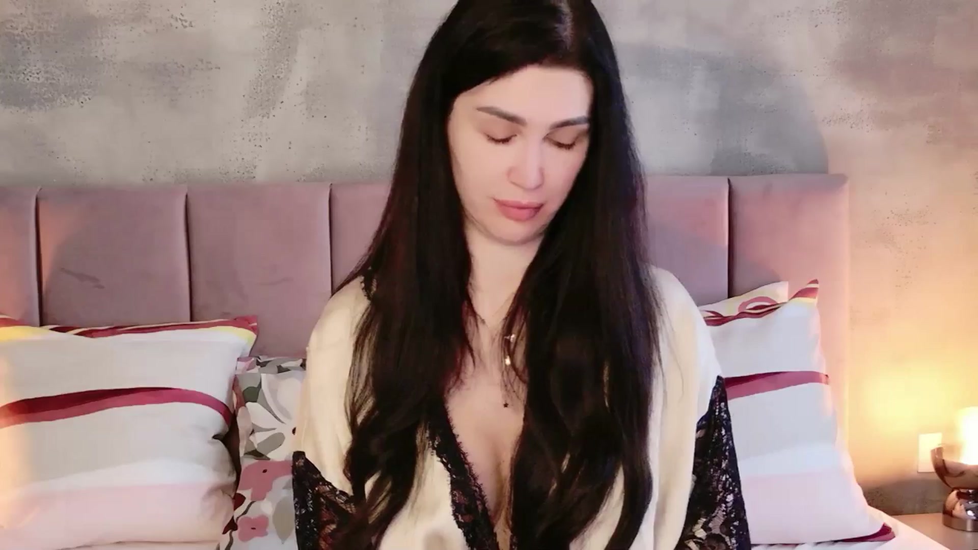 Gallery image thumbnail from Monalise's myfreecams stream on, 03/29/2026, 12:13 image 5 of 20